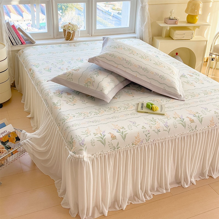 91家纺网 家纺一手货源 找家纺 宜派家纺 2026新款夏季花卉冰丝床裙席凉感值过0.21单件夏天冰豆豆A类可机洗学生宿舍空调软席 洛克庄园-床裙