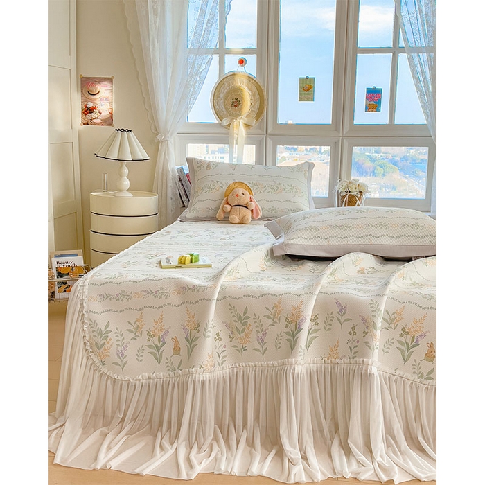 91家纺网 家纺一手货源 找家纺 宜派家纺 2026新款夏季花卉冰丝床裙席凉感值过0.21单件夏天冰豆豆A类可机洗学生宿舍空调软席 洛克庄园-床裙