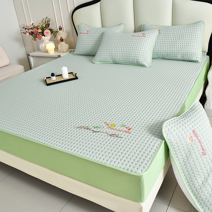 91家纺网 家纺一手货源 找家纺 （总）梦之星 2026新款PE凉感豆豆凉席绣花三明治复合床笠款三件套