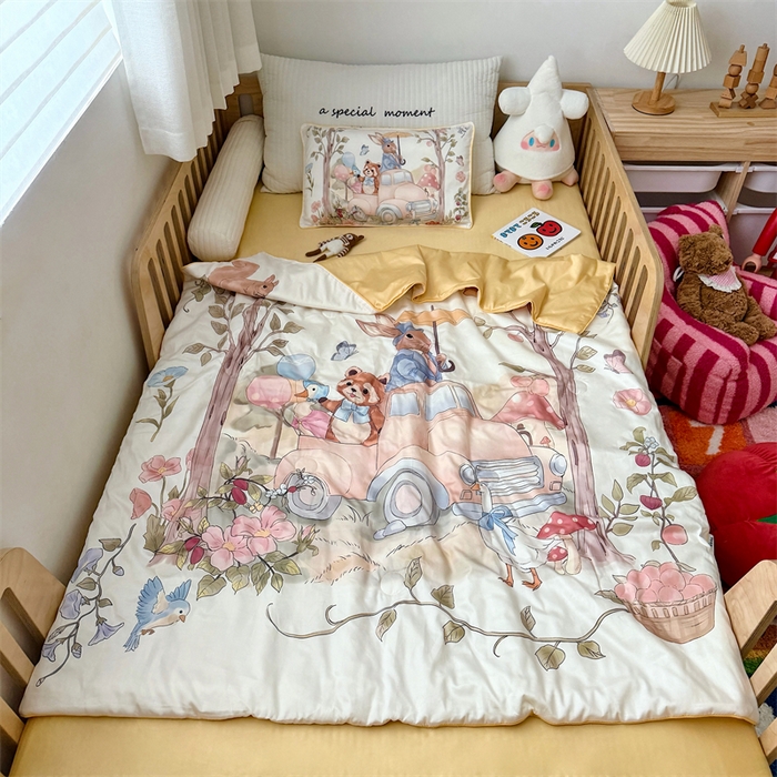 91家纺网 家纺一手货源 找家纺 （总）萌宝家纺 2026新款母婴风全棉60S贡缎大豆夏被幼儿园纯棉夏凉被三件套