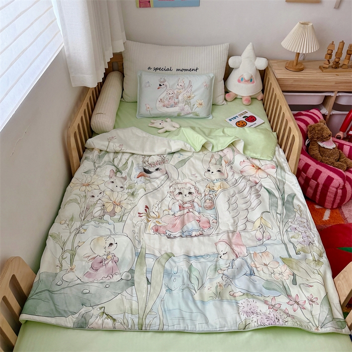 91家纺网 家纺一手货源 找家纺 （总）萌宝家纺 2026新款母婴风全棉60S贡缎大豆夏被幼儿园纯棉夏凉被三件套