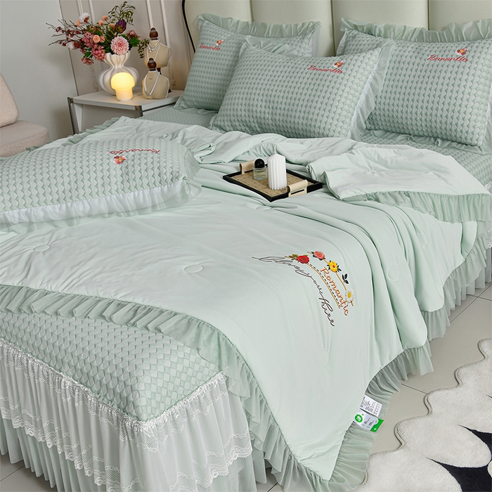 91家纺网 家纺一手货源 找家纺 （总）梦之星 2026新款PE凉感豆豆凉席绣花三明治复合床裙款氨纶凉感丝夏被三件套四件套