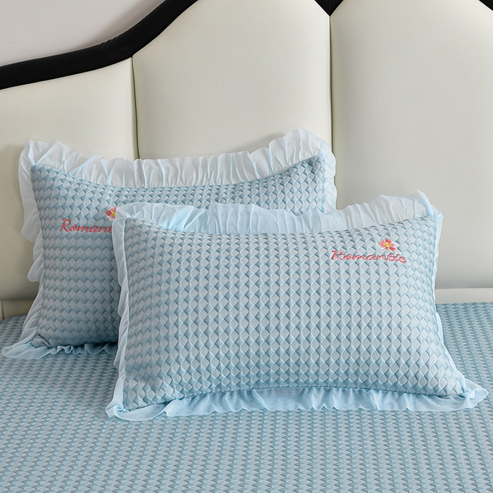 91家纺网 家纺一手货源 找家纺 （总）梦之星 2026新款PE凉感豆豆凉席绣花三明治复合床裙款氨纶凉感丝夏被三件套四件套