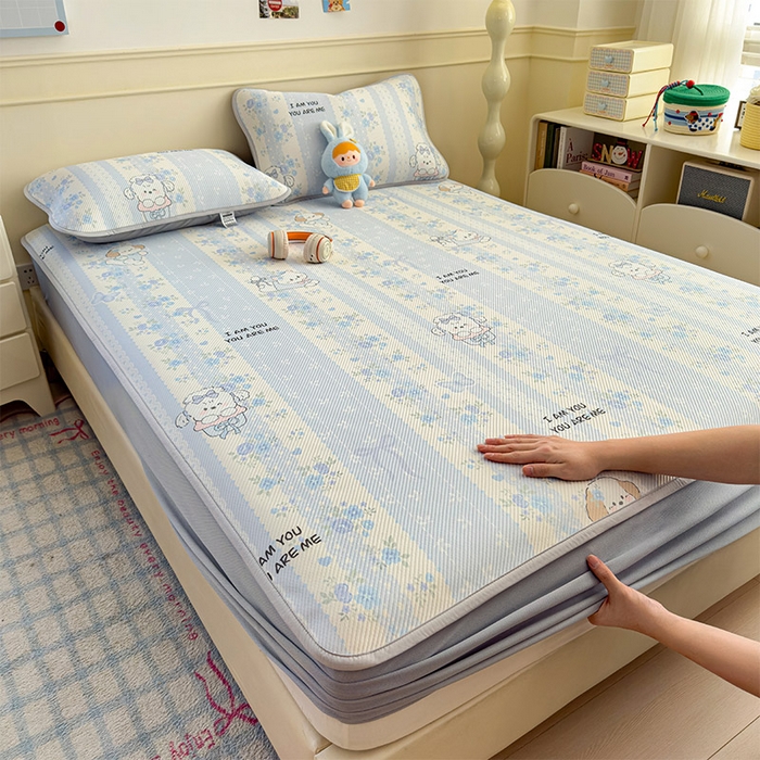 91家纺网 家纺一手货源 找家纺 宜派家纺 2026新款冰豆豆席卡通凉席凉感值过0.21可机洗夏天学生宿舍单人席子 花园物语-床笠