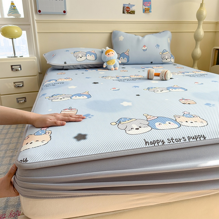 91家纺网 家纺一手货源 找家纺 宜派家纺 2026新款冰豆豆席卡通凉席凉感值过0.21可机洗夏天学生宿舍单人席子 开心一家-床笠