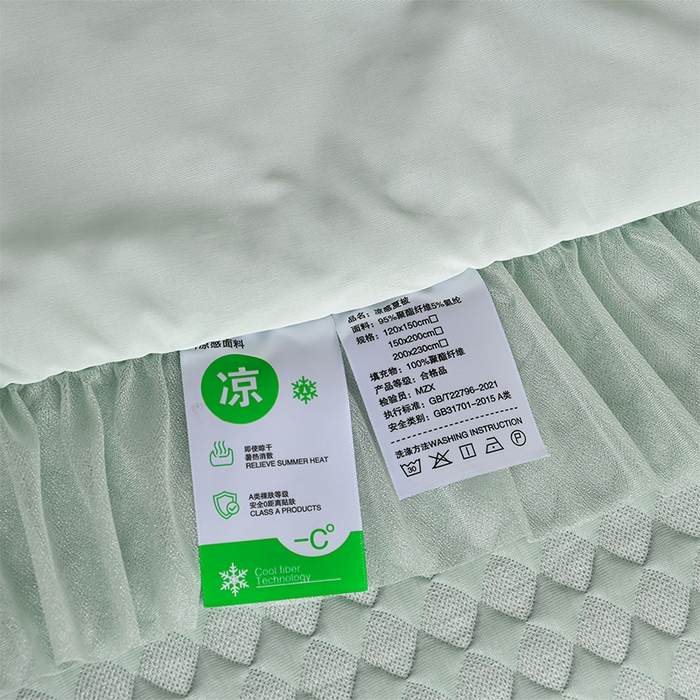 91家纺网 家纺一手货源 找家纺 梦之星 2026新款PE凉感豆豆凉席绣花三明治复合床裙款氨纶凉感丝夏被三件套四件套 格韵-绿-床裙款