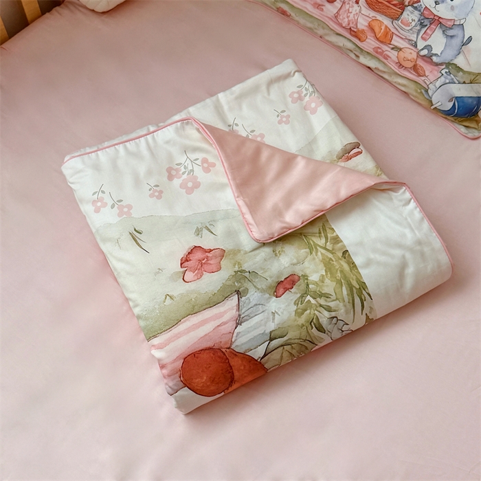 91家纺网 家纺一手货源 找家纺 （总）萌宝家纺 2026新款母婴风全棉60S贡缎大豆夏被幼儿园纯棉夏凉被三件套