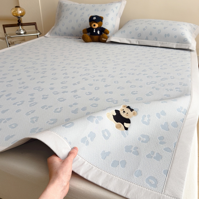 宜派家纺 2026新款A类母婴级ins清新冰豆豆小熊刺绣凉感值过0.21夏季冰丝席凉席夏天 小熊豹豹-蓝-床席