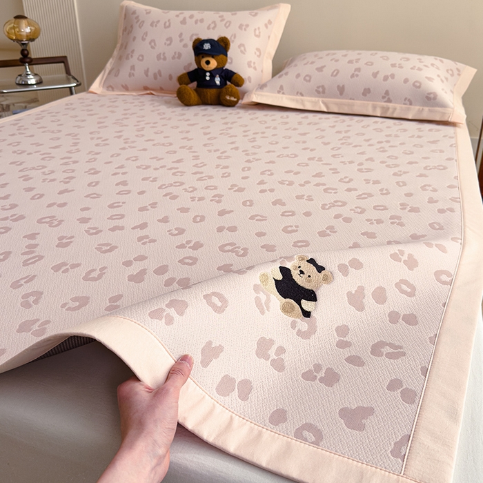 宜派家纺 2026新款A类母婴级ins清新冰豆豆小熊刺绣凉感值过0.21夏季冰丝席凉席夏天 小熊豹豹-粉-床席