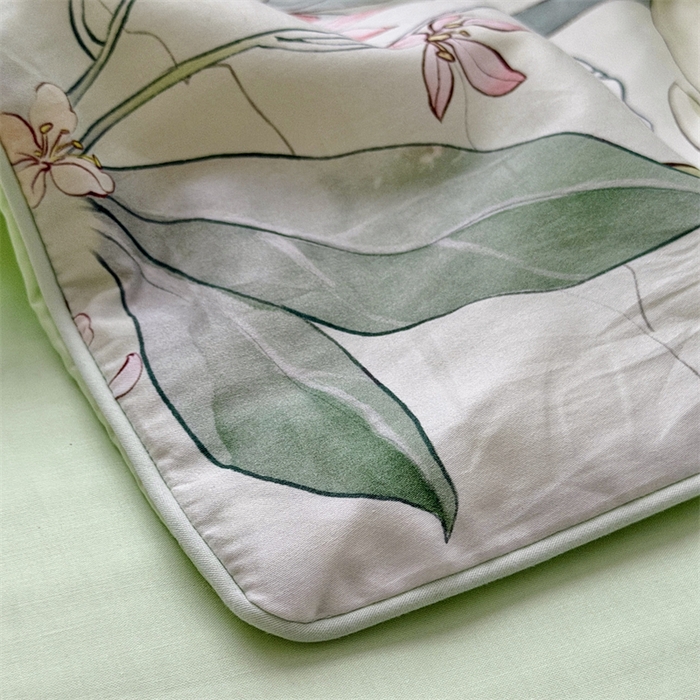 91家纺网 家纺一手货源 找家纺 萌宝家纺 2026新款母婴风全棉60S贡缎大豆夏被幼儿园纯棉夏凉被三件套 天鹅湖