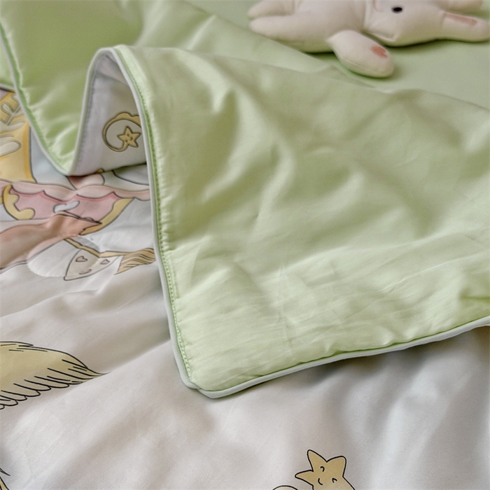 91家纺网 家纺一手货源 找家纺 萌宝家纺 2026新款母婴风全棉60S贡缎大豆夏被幼儿园纯棉夏凉被三件套 甜梦蛋糕