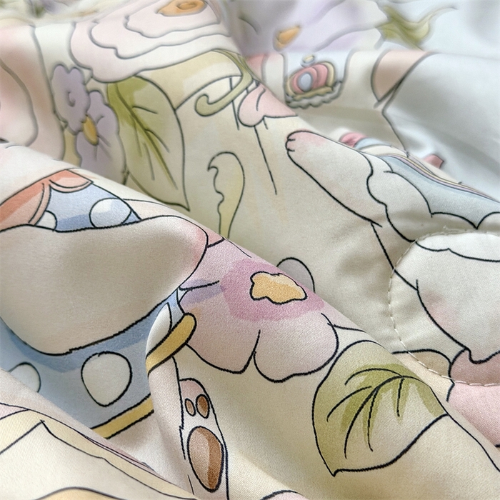 91家纺网 家纺一手货源 找家纺 萌宝家纺 2026新款母婴风全棉60S贡缎大豆夏被幼儿园纯棉夏凉被三件套 甜梦蛋糕