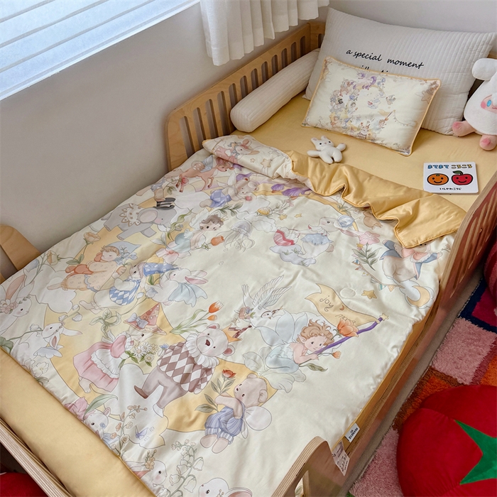 91家纺网 家纺一手货源 找家纺 萌宝家纺 2026新款母婴风全棉60S贡缎大豆夏被幼儿园纯棉夏凉被三件套 星月绮梦