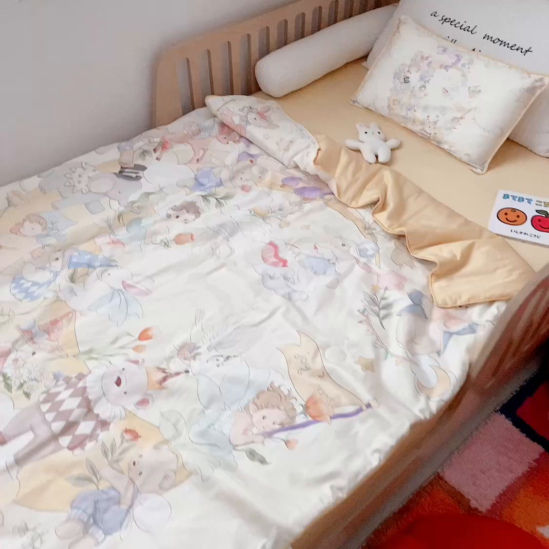 91家纺网 家纺一手货源 找家纺 萌宝家纺 2026新款母婴风全棉60S贡缎大豆夏被幼儿园纯棉夏凉被三件套 星月绮梦