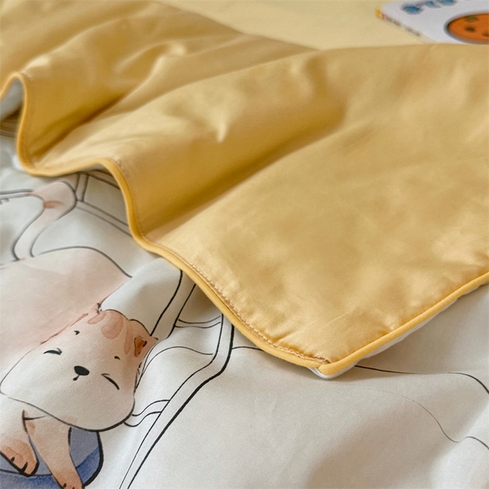 91家纺网 家纺一手货源 找家纺 萌宝家纺 2026新款母婴风全棉60S贡缎大豆夏被幼儿园纯棉夏凉被三件套 游乐园