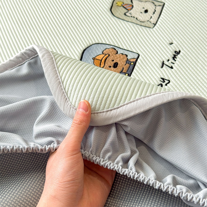 91家纺网 家纺一手货源 找家纺 宜派家纺 2026新款可机洗冰豆豆冰丝席凉席a类母婴级婴儿可用凉感值过0.21夏天床笠款软席子夏季 萌趣时光-床笠