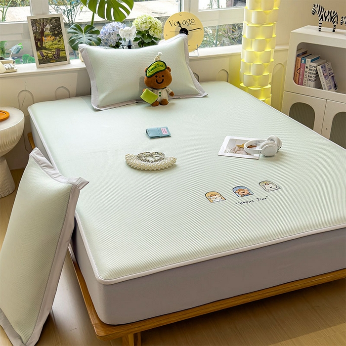 91家纺网 家纺一手货源 找家纺 宜派家纺 2026新款可机洗冰豆豆冰丝席凉席a类母婴级婴儿可用凉感值过0.21夏天床笠款软席子夏季 萌趣时光-床笠