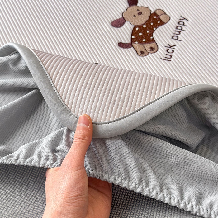 91家纺网 家纺一手货源 找家纺 宜派家纺 2026新款可机洗冰豆豆冰丝席凉席a类母婴级婴儿可用凉感值过0.21夏天床笠款软席子夏季 趴趴狗-床笠