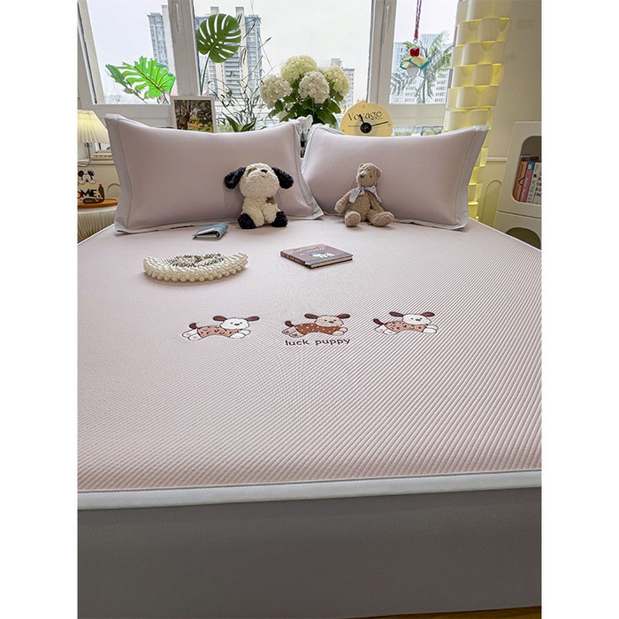 91家纺网 家纺一手货源 找家纺 宜派家纺 2026新款可机洗冰豆豆冰丝席凉席a类母婴级婴儿可用凉感值过0.21夏天床笠款软席子夏季 趴趴狗-床笠