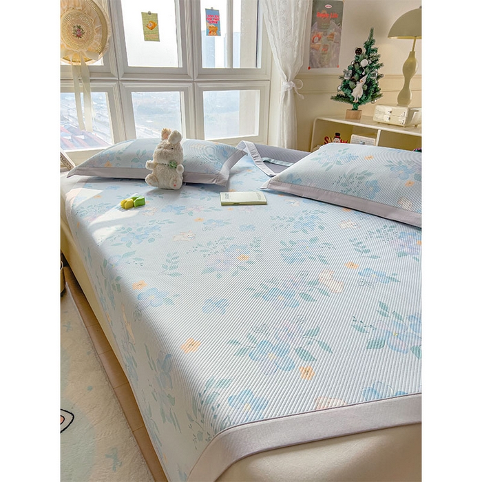 91家纺网 家纺一手货源 找家纺 宜派家纺 2026新款夏季花卉冰丝凉席床笠凉感值过0.21单件夏天冰豆豆A类可机洗学生宿舍空调软席 春漫庭-床席