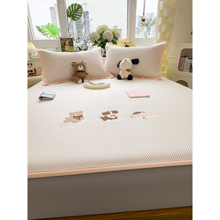 91家纺网 家纺一手货源 找家纺 宜派家纺 2026新款可机洗冰豆豆冰丝席凉席a类母婴级婴儿可用凉感值过0.21夏天床笠款软席子夏季 软萌小熊-床笠