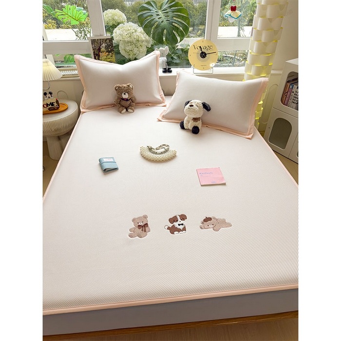 91家纺网 家纺一手货源 找家纺 宜派家纺 2026新款可机洗冰豆豆冰丝席凉席a类母婴级婴儿可用凉感值过0.21夏天床笠款软席子夏季 软萌小熊-床笠