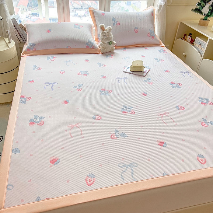 91家纺网 家纺一手货源 找家纺 宜派家纺 2026新款夏季花卉冰丝凉席床笠凉感值过0.21单件夏天冰豆豆A类可机洗学生宿舍空调软席 草莓甜心-床席