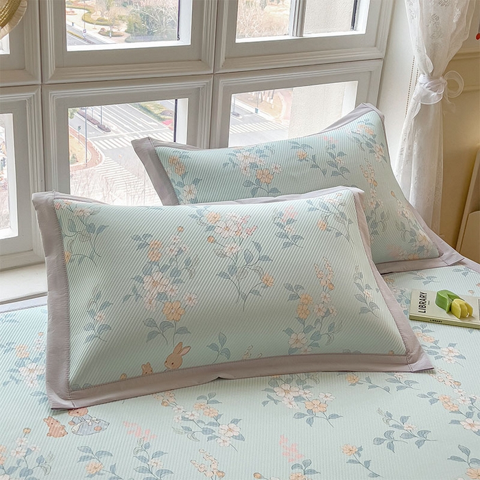 91家纺网 家纺一手货源 找家纺 宜派家纺 2026新款夏季花卉冰丝凉席床笠凉感值过0.21单件夏天冰豆豆A类可机洗学生宿舍空调软席 丛林小兔-床席