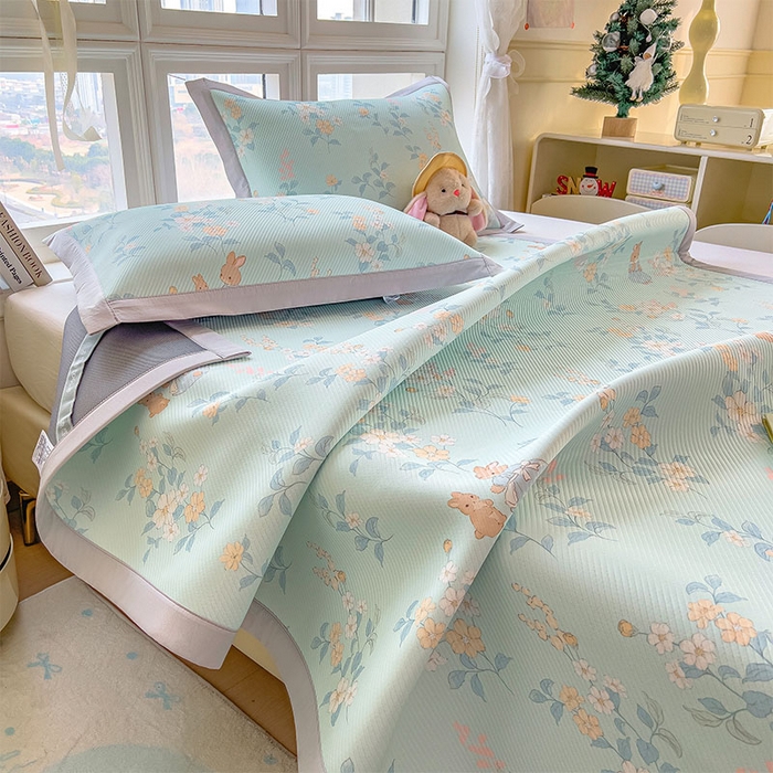 91家纺网 家纺一手货源 找家纺 宜派家纺 2026新款夏季花卉冰丝凉席床笠凉感值过0.21单件夏天冰豆豆A类可机洗学生宿舍空调软席 丛林小兔-床席