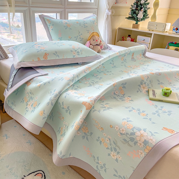 91家纺网 家纺一手货源 找家纺 宜派家纺 2026新款夏季花卉冰丝凉席床笠凉感值过0.21单件夏天冰豆豆A类可机洗学生宿舍空调软席 丛林小兔-床席