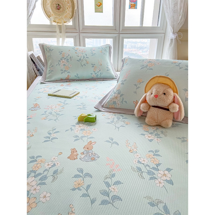 91家纺网 家纺一手货源 找家纺 宜派家纺 2026新款夏季花卉冰丝凉席床笠凉感值过0.21单件夏天冰豆豆A类可机洗学生宿舍空调软席 丛林小兔-床席