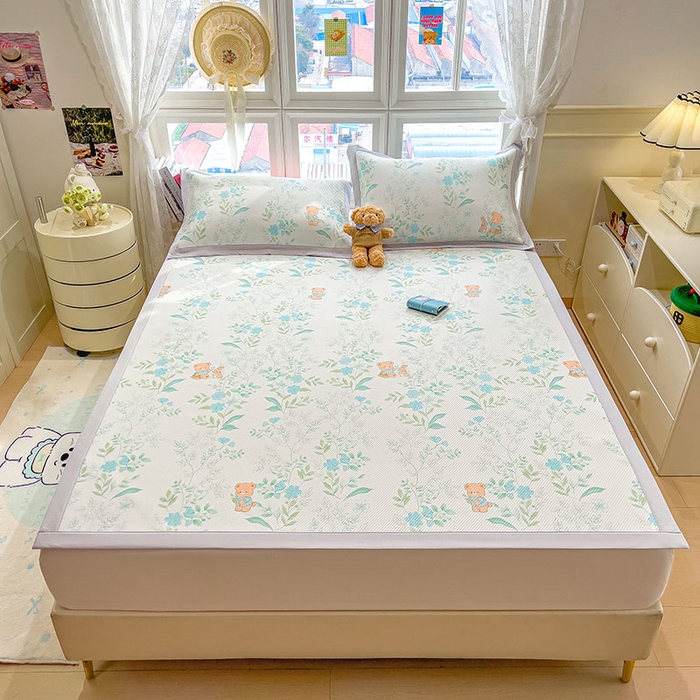 91家纺网 家纺一手货源 找家纺 宜派家纺 2026新款夏季花卉冰丝凉席床笠凉感值过0.21单件夏天冰豆豆A类可机洗学生宿舍空调软席 丛林小熊-床席