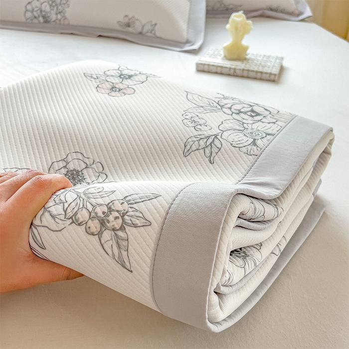 91家纺网 家纺一手货源 找家纺 宜派家纺 2026新款夏季花卉冰丝凉席床笠凉感值过0.21单件夏天冰豆豆A类可机洗学生宿舍空调软席 花影-床席