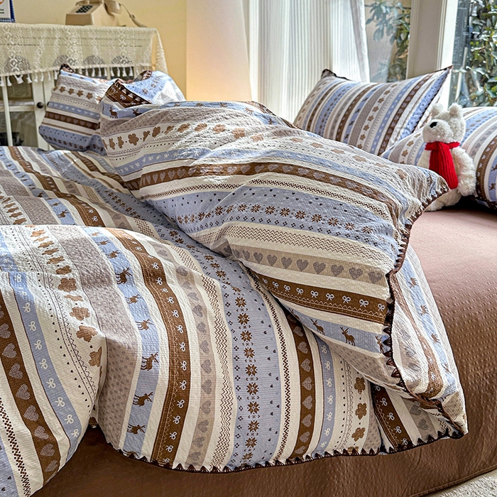 91家纺网 家纺一手货源 找家纺 梵希雅 2026新款费尔岛风贝壳边泡芙棉四件套床单被套宿舍三件套单品 棕蓝麋鹿