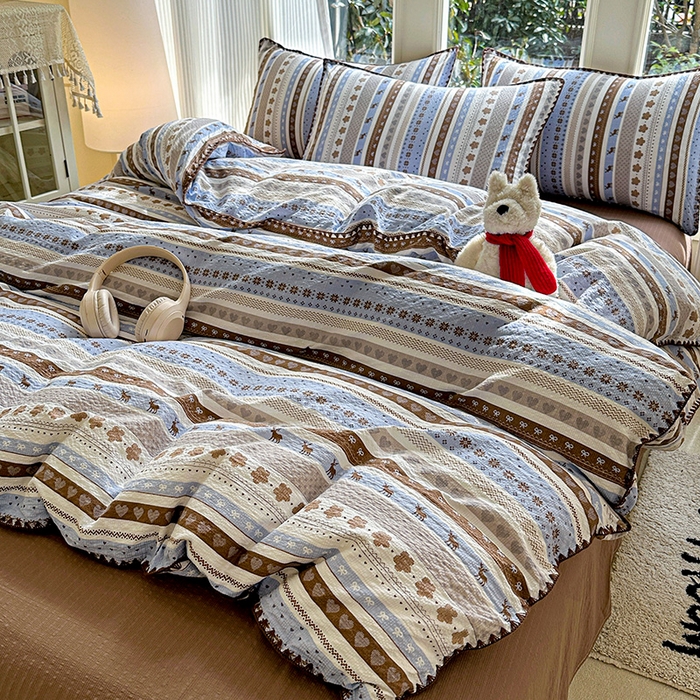 91家纺网 家纺一手货源 找家纺 梵希雅 2026新款费尔岛风贝壳边泡芙棉四件套床单被套宿舍三件套单品 棕蓝麋鹿