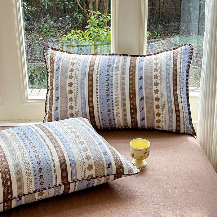 91家纺网 家纺一手货源 找家纺 梵希雅 2026新款费尔岛风贝壳边泡芙棉四件套床单被套宿舍三件套单品 棕蓝麋鹿