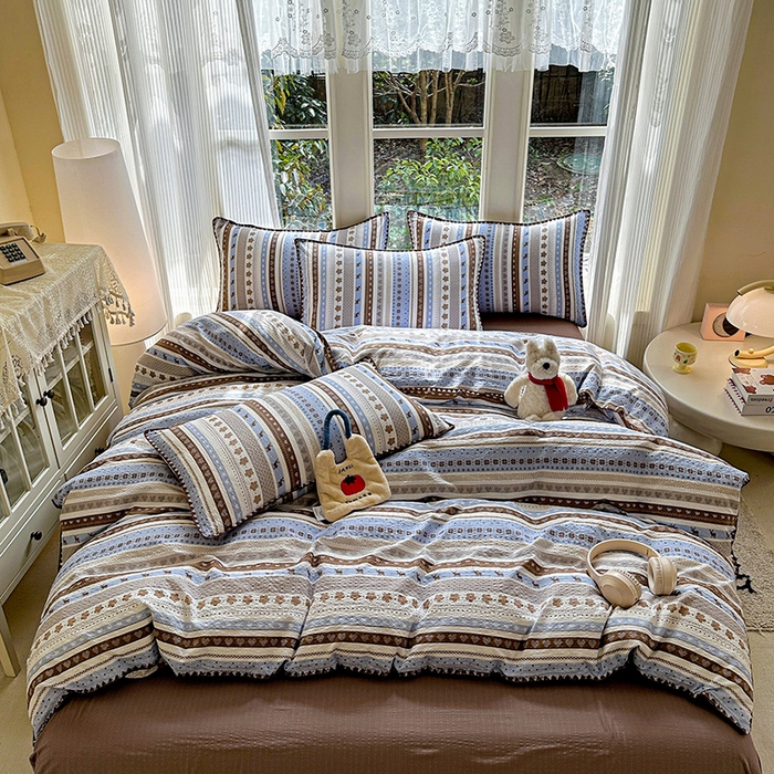 91家纺网 家纺一手货源 找家纺 梵希雅 2026新款费尔岛风贝壳边泡芙棉四件套床单被套宿舍三件套单品 棕蓝麋鹿