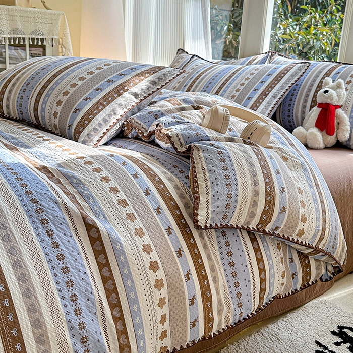 91家纺网 家纺一手货源 找家纺 梵希雅 2026新款费尔岛风贝壳边泡芙棉四件套床单被套宿舍三件套单品 棕蓝麋鹿