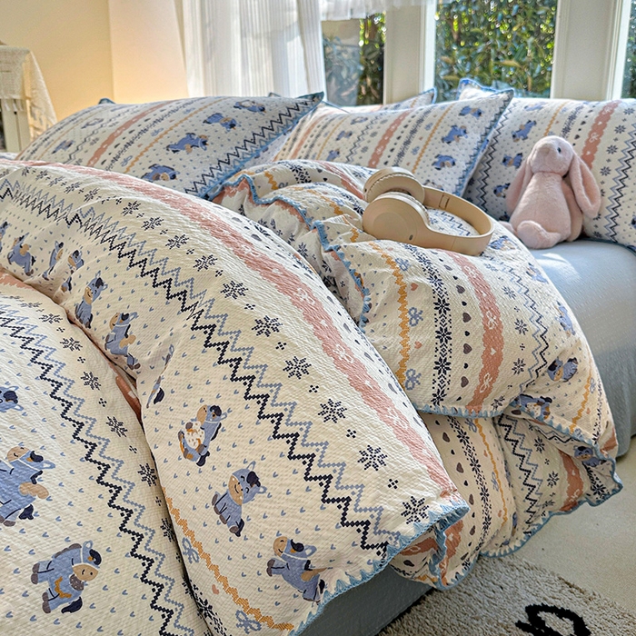 91家纺网 家纺一手货源 找家纺 梵希雅 2026新款费尔岛风贝壳边泡芙棉四件套床单被套宿舍三件套单品 雾蓝自由马