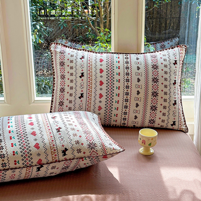 91家纺网 家纺一手货源 找家纺 梵希雅 2026新款费尔岛风贝壳边泡芙棉四件套床单被套宿舍三件套单品 红棕萌犬