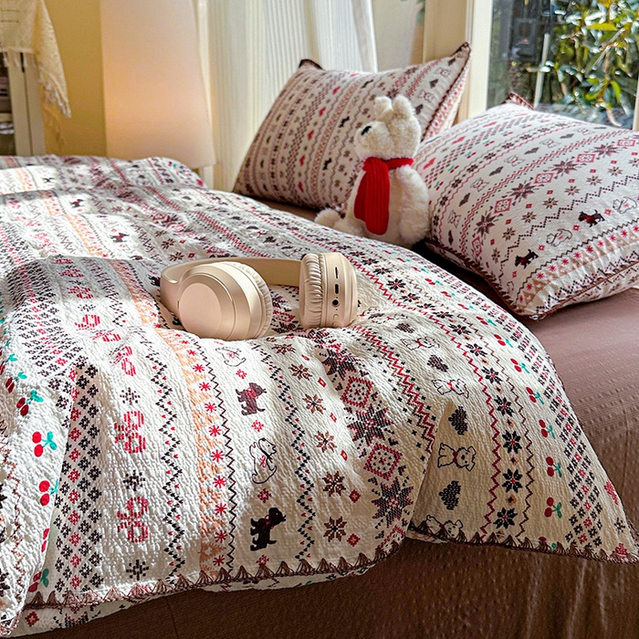 91家纺网 家纺一手货源 找家纺 梵希雅 2026新款费尔岛风贝壳边泡芙棉四件套床单被套宿舍三件套单品 红棕萌犬