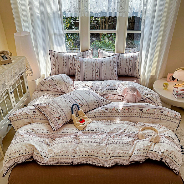 91家纺网 家纺一手货源 找家纺 梵希雅 2026新款费尔岛风贝壳边泡芙棉四件套床单被套宿舍三件套单品 焦糖木马