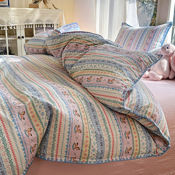 91家纺网 家纺一手货源 找家纺 梵希雅 2026新款费尔岛风贝壳边泡芙棉四件套床单被套宿舍三件套单品 甜粉摇马