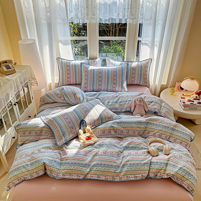 91家纺网 家纺一手货源 找家纺 梵希雅 2026新款费尔岛风贝壳边泡芙棉四件套床单被套宿舍三件套单品 甜粉摇马