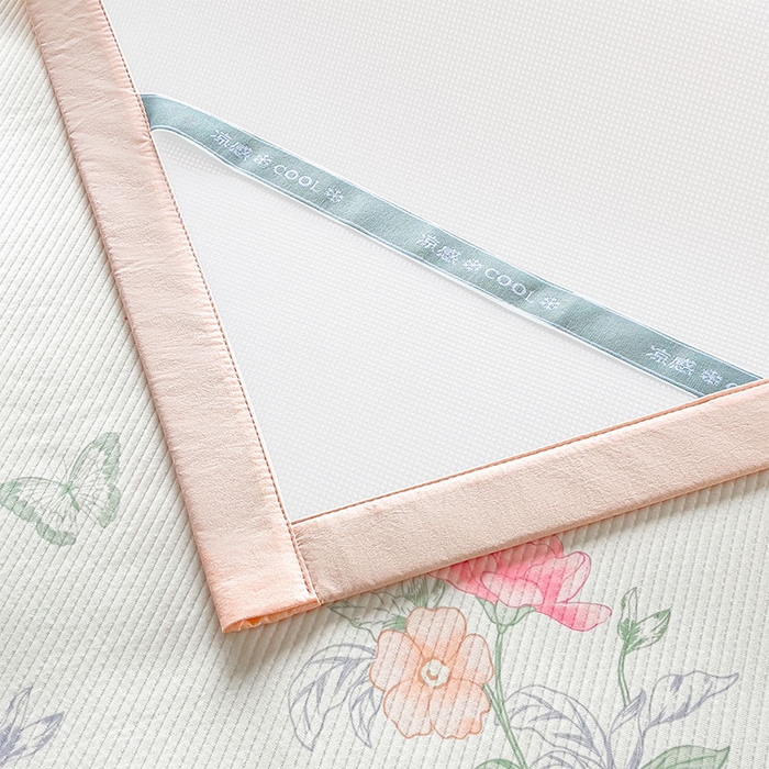 91家纺网 家纺一手货源 找家纺 宜派家纺 2026新款夏季花卉冰丝凉席床笠凉感值过0.21单件夏天冰豆豆A类可机洗学生宿舍空调软席 牡丹粉-床席