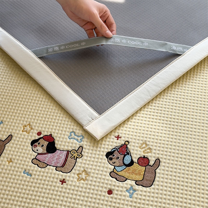 91家纺网 家纺一手货源 找家纺 （总）宜派家纺 2026新款乙纶冰豆豆凉席卡通刺绣印花小红书爆款凉豆豆绣花床席凉感值过0.21冰丝席