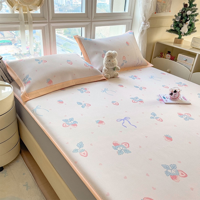 91家纺网 家纺一手货源 找家纺 宜派家纺 2026新款夏季花卉冰丝凉席床笠凉感值过0.21单件夏天冰豆豆A类可机洗学生宿舍空调软席 草莓甜心-床笠