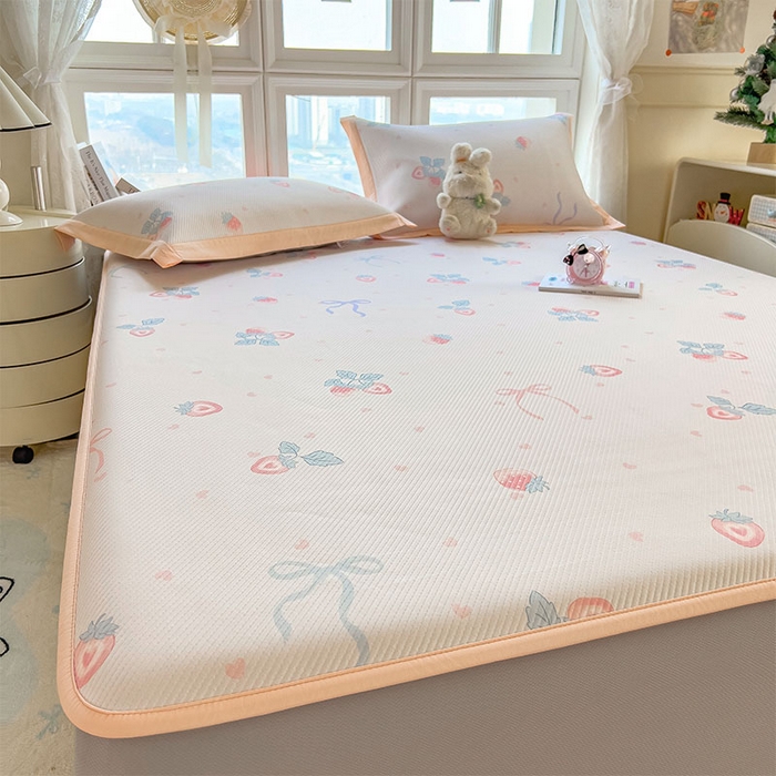 91家纺网 家纺一手货源 找家纺 宜派家纺 2026新款夏季花卉冰丝凉席床笠凉感值过0.21单件夏天冰豆豆A类可机洗学生宿舍空调软席 草莓甜心-床笠