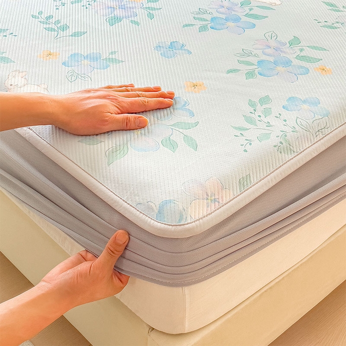 91家纺网 家纺一手货源 找家纺 宜派家纺 2026新款夏季花卉冰丝凉席床笠凉感值过0.21单件夏天冰豆豆A类可机洗学生宿舍空调软席 春漫庭-床笠