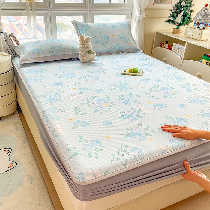 91家纺网 家纺一手货源 找家纺 宜派家纺 2026新款夏季花卉冰丝凉席床笠凉感值过0.21单件夏天冰豆豆A类可机洗学生宿舍空调软席 春漫庭-床笠